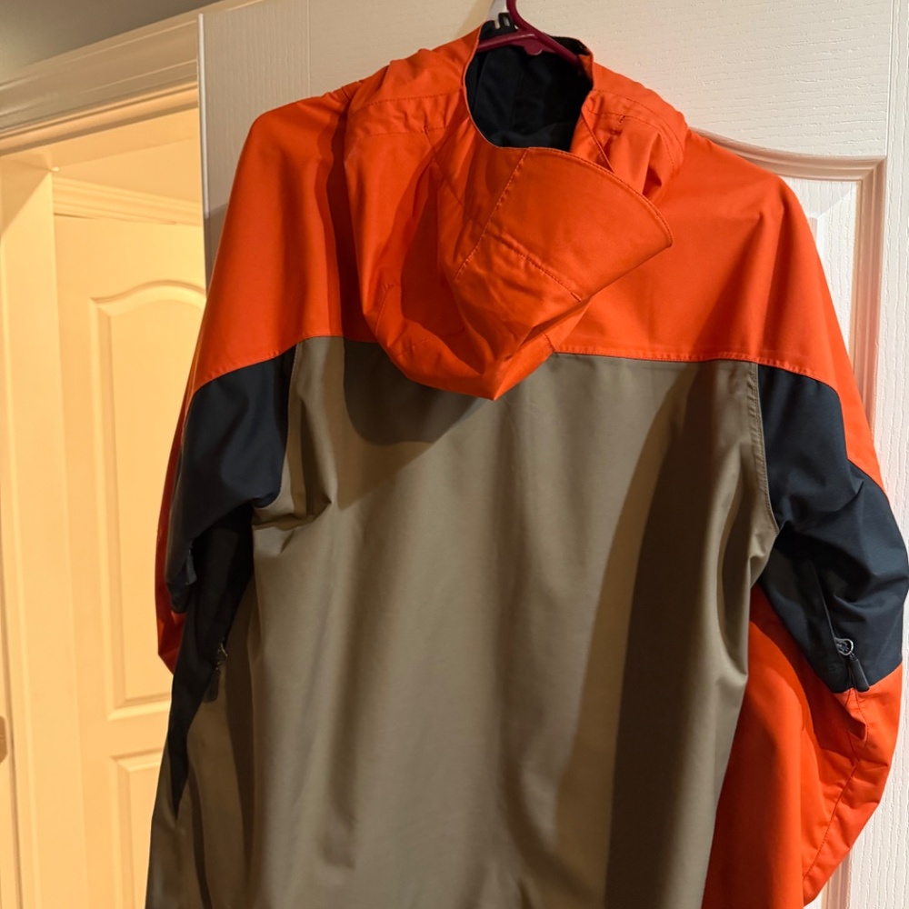 Snowboard Jacket - Picture 4 of 5